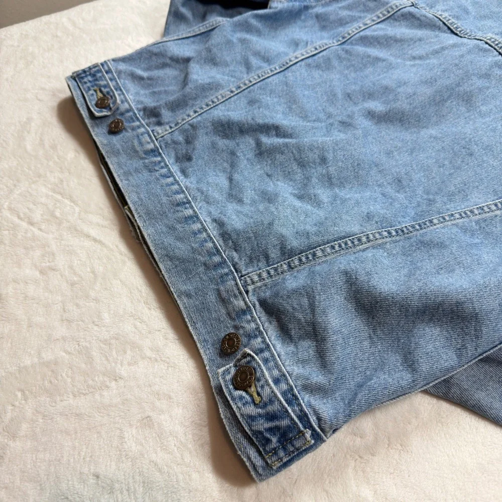 Levis Trucker Jacket Mens M Light Blue Distressed Denim PC9-29944-0164 Good‎ - Picture 13 of 16